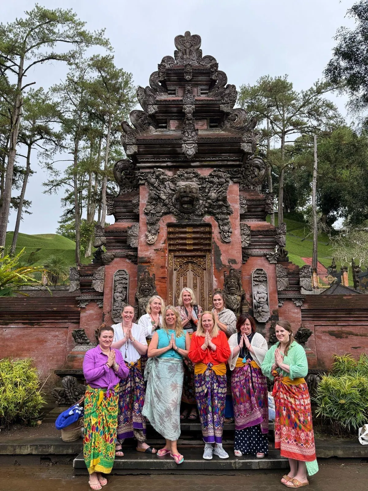 luxury bali retreat accommodation, traditional balinese architecture, peaceful garden setting